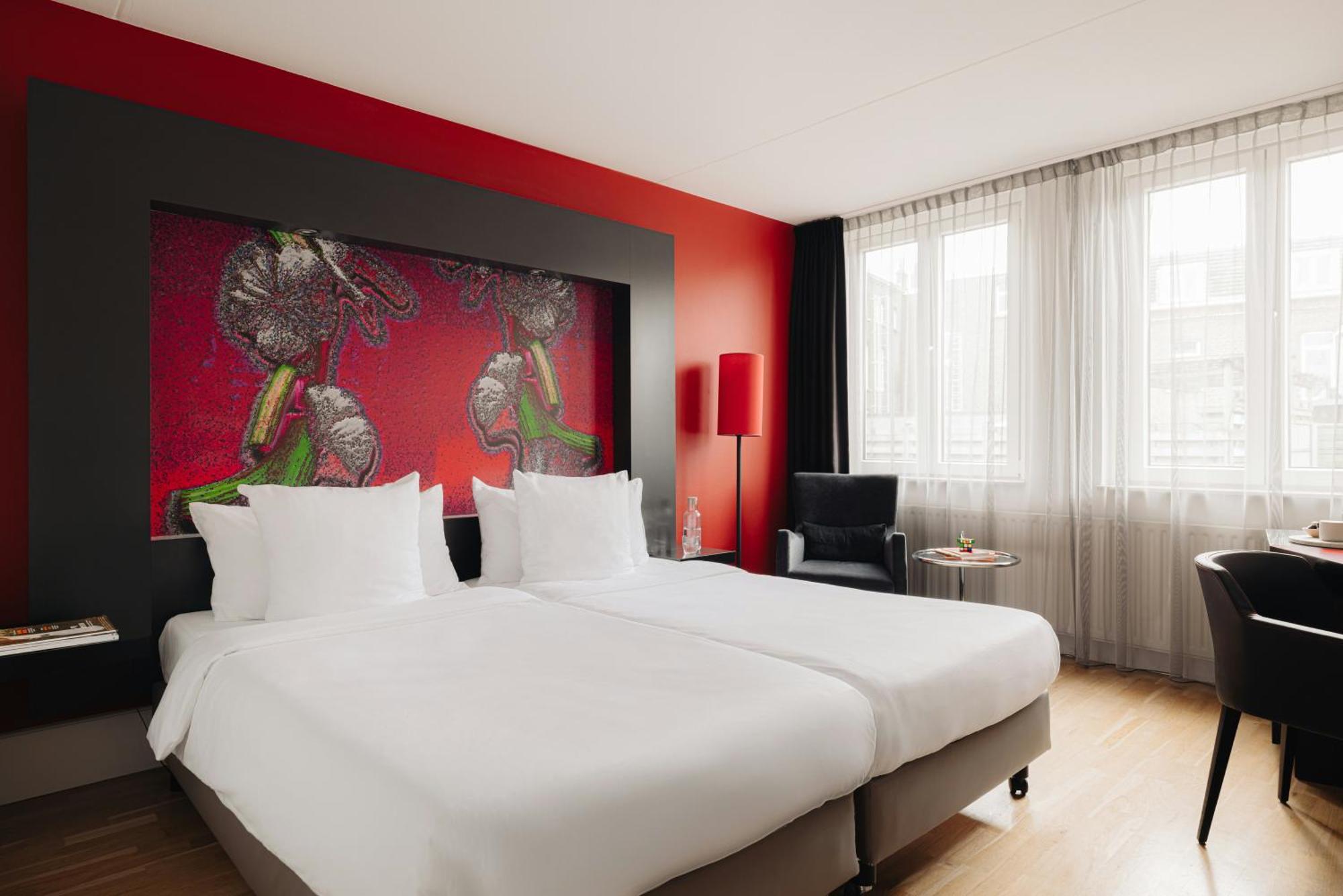 Comfort Room with 1 Twin Bed