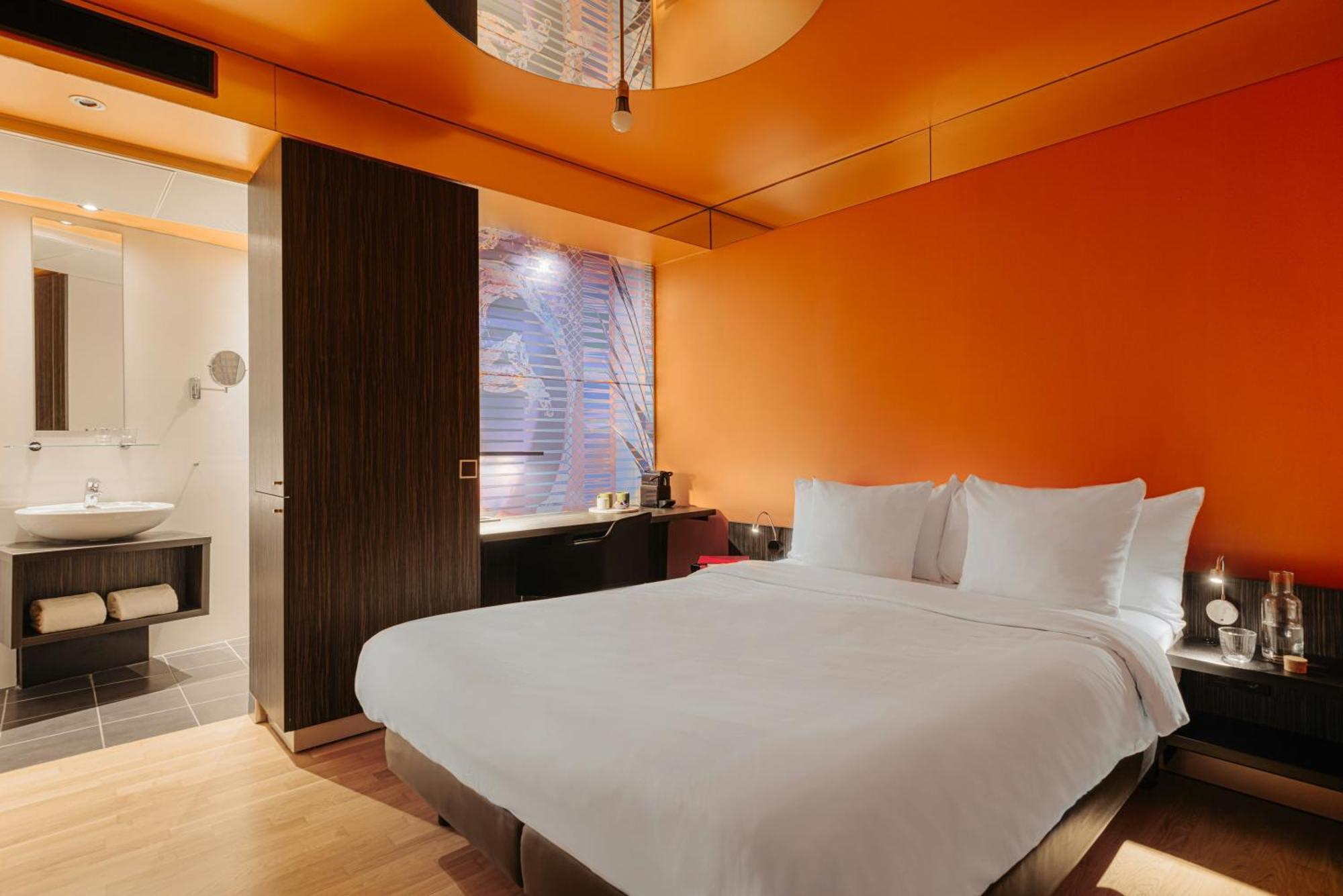 Comfort Windowless Room with 1 Double Bed